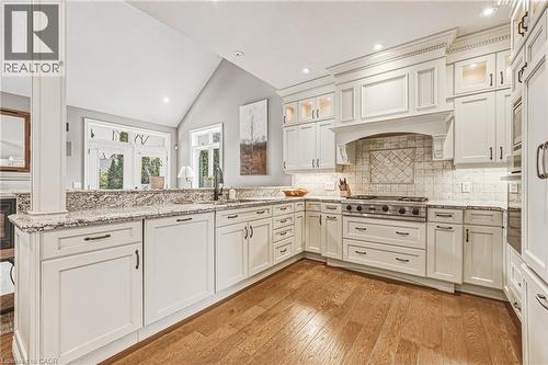 976 Shadeland Avenue Unit# 3, Burlington, ON - Indoor Photo Showing Kitchen With Upgraded Kitchen