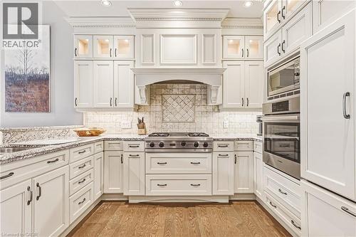 976 Shadeland Avenue Unit# 3, Burlington, ON - Indoor Photo Showing Kitchen With Upgraded Kitchen