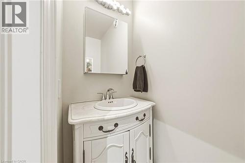 976 Shadeland Avenue Unit# 3, Burlington, ON - Indoor Photo Showing Bathroom