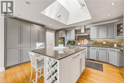 7 Colonial Crescent, Oakville, ON - Indoor Photo Showing Kitchen With Upgraded Kitchen