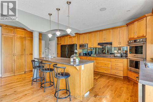 36 Blair Drive, Guelph (Pineridge/Westminster Woods), ON - Indoor Photo Showing Kitchen