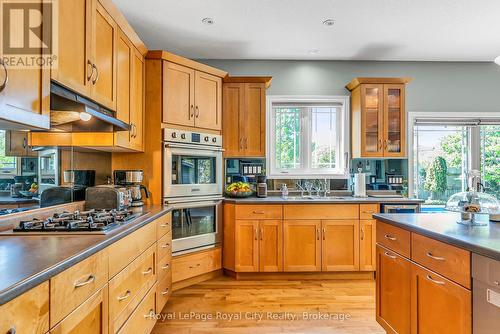 36 Blair Drive, Guelph (Pineridge/Westminster Woods), ON - Indoor Photo Showing Kitchen