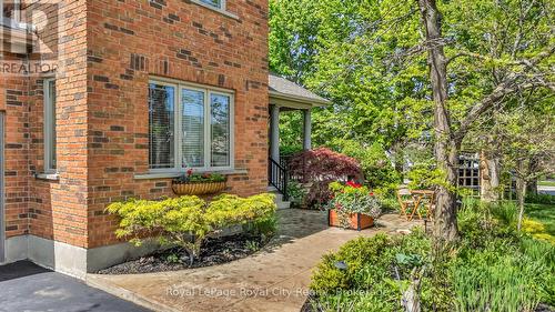 36 Blair Drive, Guelph (Pineridge/Westminster Woods), ON - Outdoor