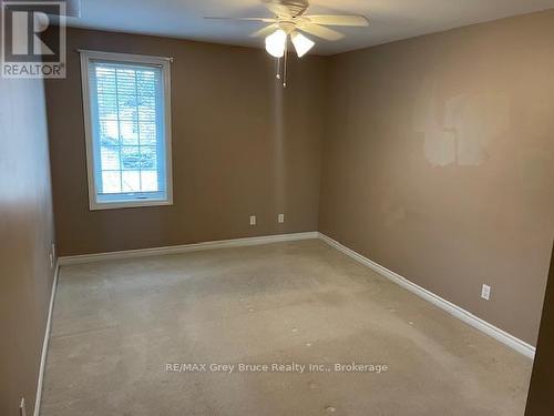 204 - 1550 12Th Avenue E, Owen Sound, ON - Indoor Photo Showing Bedroom