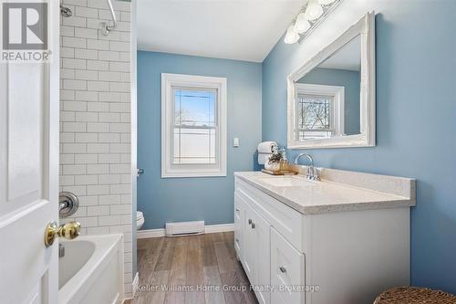 6794 Sixth Line, Centre Wellington, ON - Indoor Photo Showing Bathroom