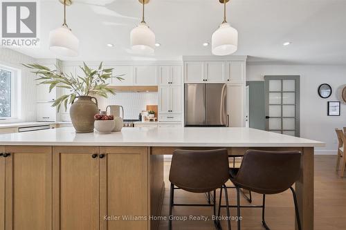 6794 Sixth Line, Centre Wellington, ON - Indoor Photo Showing Kitchen With Upgraded Kitchen