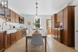 833 SAMMON AVENUE Toronto, ON M4C 2E7