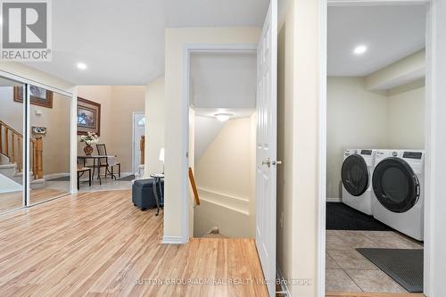 213 Tunbridge Road, Barrie, ON - Indoor Photo Showing Laundry Room