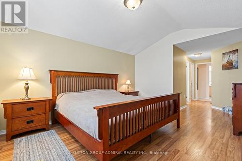 213 Tunbridge Road, Barrie, ON - Indoor Photo Showing Bedroom