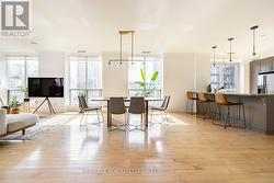 PH40 - 250 WELLINGTON STREET W Toronto, ON M5V 3P6