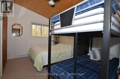 20 Roberval Circle, Tiny, ON - Indoor Photo Showing Bedroom