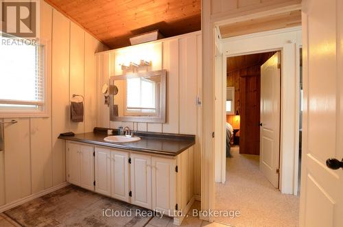 20 Roberval Circle, Tiny, ON - Indoor Photo Showing Bathroom