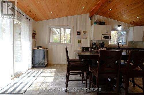 20 Roberval Circle, Tiny, ON - Indoor Photo Showing Dining Room
