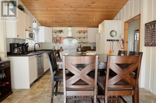 20 Roberval Circle, Tiny, ON - Indoor Photo Showing Kitchen