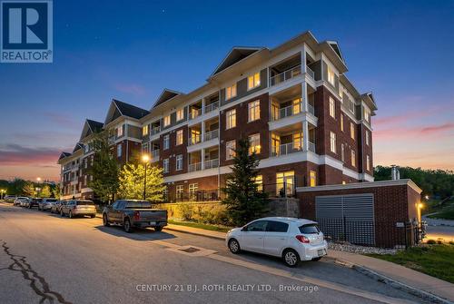 310 - 40 HORSESHOE BOULEVARD  Oro-Medonte, ON L4M 4Y8