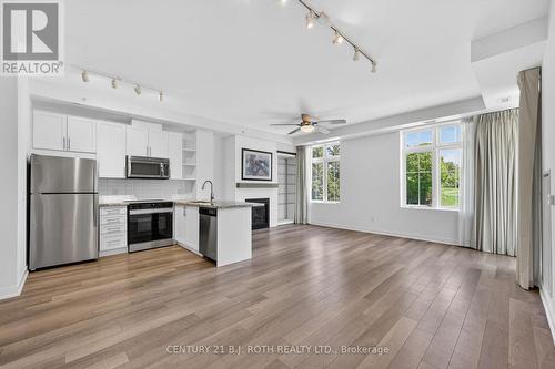 310 - 40 Horseshoe Boulevard, Oro-Medonte, ON - Indoor Photo Showing Kitchen