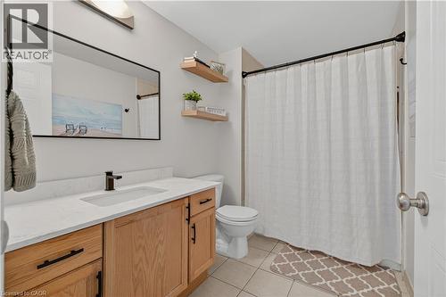 475 Annapolis Court, Waterloo, ON - Indoor Photo Showing Bathroom