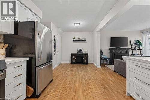475 Annapolis Court, Waterloo, ON - Indoor Photo Showing Kitchen