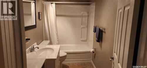 434 Ash Street E, Saskatoon, SK - Indoor Photo Showing Bathroom