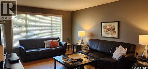 434 Ash Street E, Saskatoon, SK - Indoor Photo Showing Living Room
