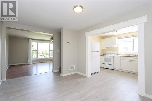 114 Edward Avenue, Coniston, ON - Indoor Photo Showing Kitchen