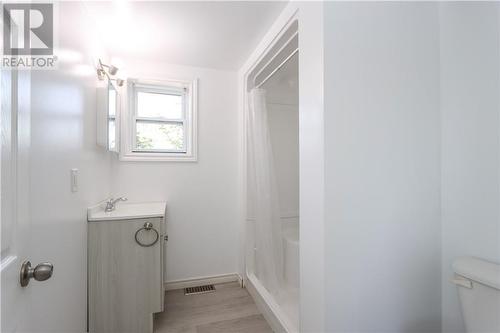 114 Edward Avenue, Coniston, ON - Indoor Photo Showing Bathroom