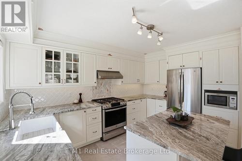 89 Mcarthur Drive, Guelph (Pineridge/Westminster Woods), ON - Indoor Photo Showing Kitchen With Upgraded Kitchen