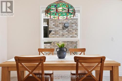 89 Mcarthur Drive, Guelph (Pineridge/Westminster Woods), ON - Indoor Photo Showing Dining Room