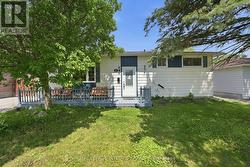 5 SHELDRAKE DRIVE  Ottawa, ON K2L 1S5