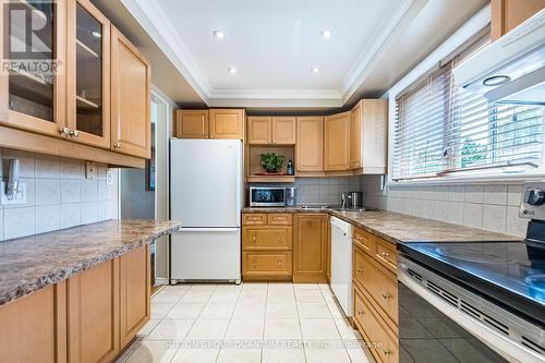 1293 Daimler Road, Mississauga, ON - Indoor Photo Showing Kitchen