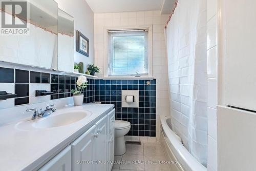 1293 Daimler Road, Mississauga, ON - Indoor Photo Showing Bathroom