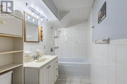 1293 Daimler Road, Mississauga, ON - Indoor Photo Showing Bathroom
