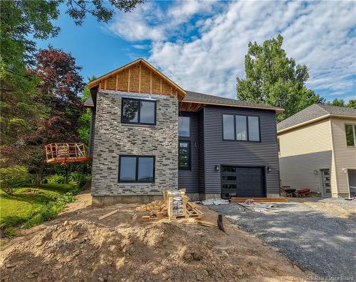 16 Mayflower St, Fredericton, NB 