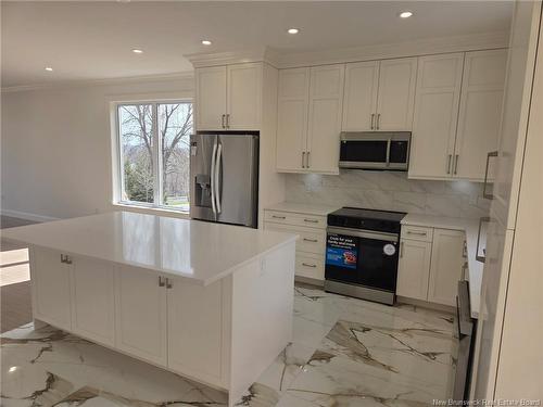 16 Mayflower St, Fredericton, NB 
