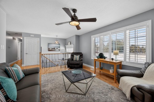 17 Deaken Drive, East Luther Grand Valley, ON - Indoor Photo Showing Living Room