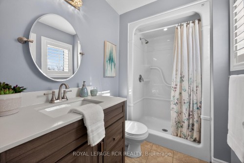 17 Deaken Drive, East Luther Grand Valley, ON - Indoor Photo Showing Bathroom
