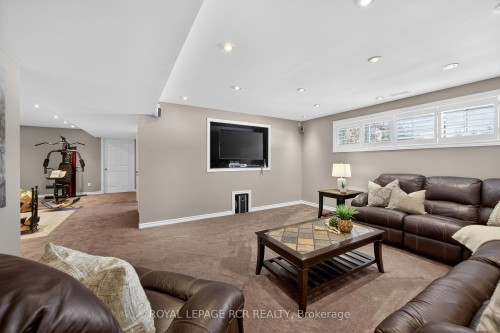 17 Deaken Drive, East Luther Grand Valley, ON - Indoor Photo Showing Living Room