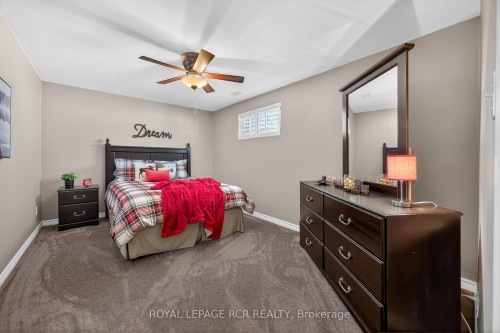 17 Deaken Drive, East Luther Grand Valley, ON - Indoor Photo Showing Bedroom