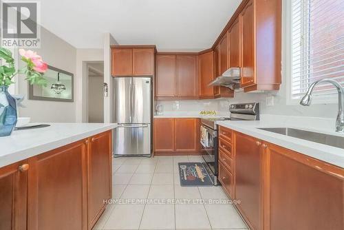 22 Raccoon Street, Brampton, ON - Indoor Photo Showing Kitchen
