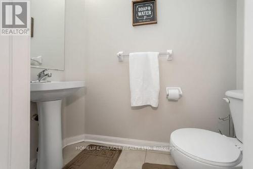 22 Raccoon Street, Brampton, ON - Indoor Photo Showing Bathroom