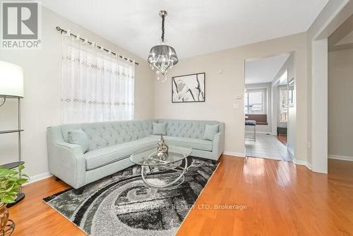 22 Raccoon Street, Brampton, ON - Indoor Photo Showing Living Room