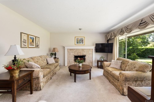 6067 Lakes Rd, Duncan, BC 
