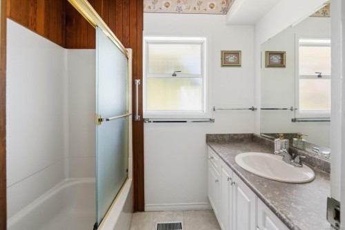 6067 Lakes Rd, Duncan, BC 