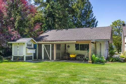 6067 Lakes Rd, Duncan, BC 