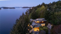 1580 Lands End Rd North Saanich, BC V8L 5L5
