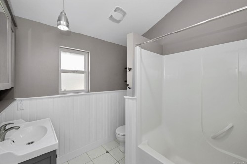 610 Ralph St, Saanich, BC 