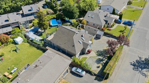 610 Ralph St, Saanich, BC 