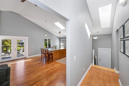 610 Ralph St, Saanich, BC 