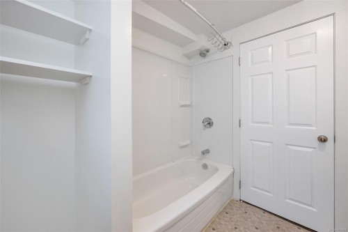 610 Ralph St, Saanich, BC 