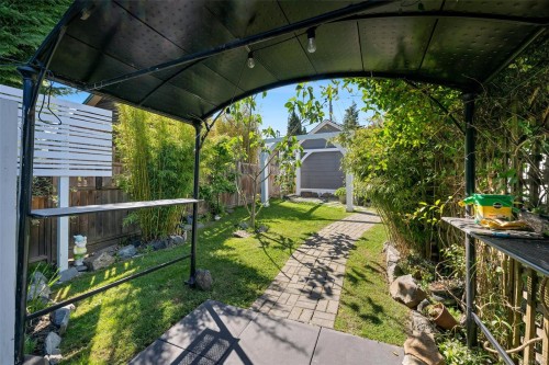 610 Ralph St, Saanich, BC 